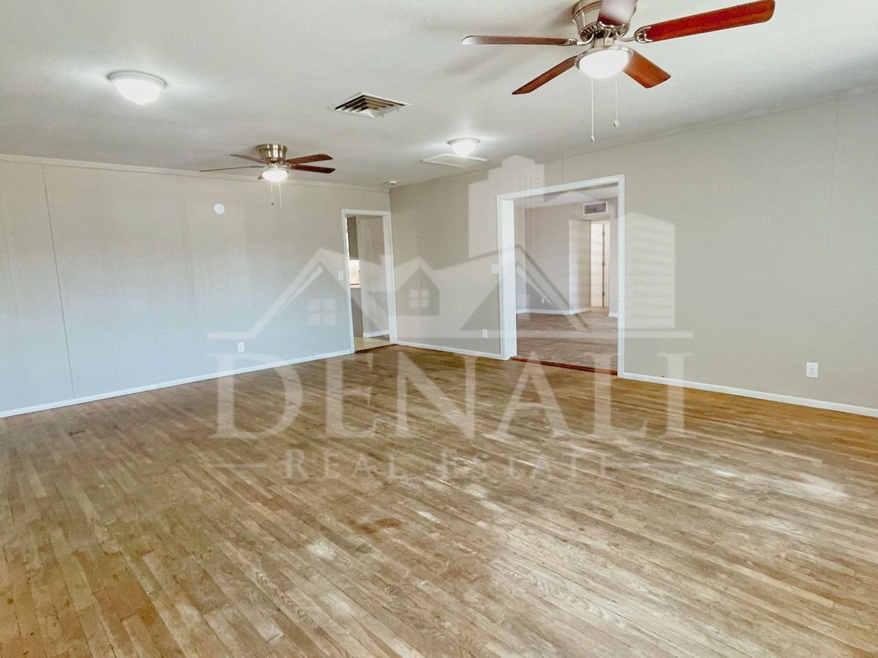 13651 N 33rd Ave - Photo 6 of 28