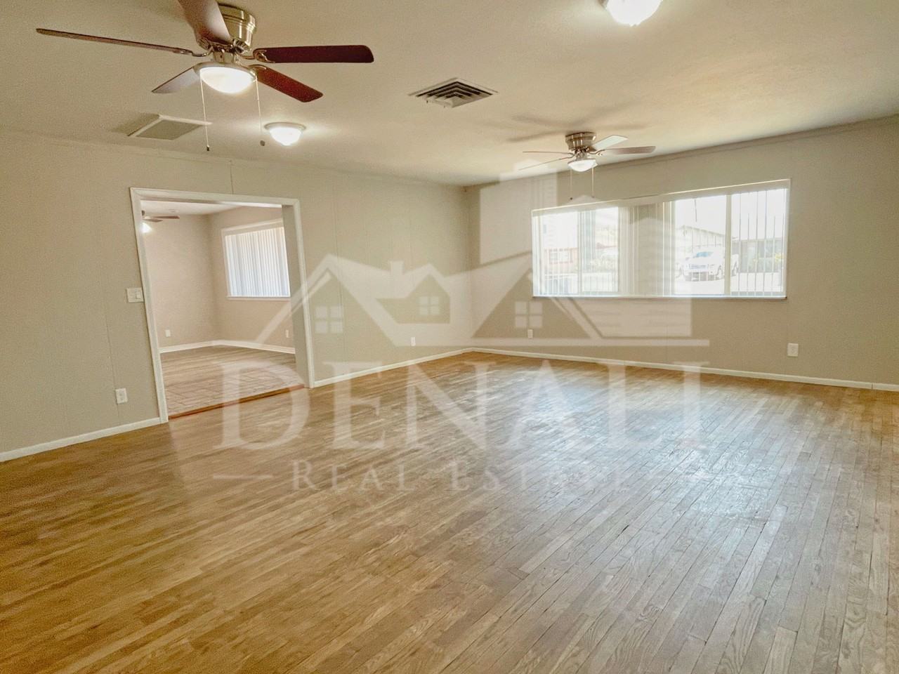 13651 N 33rd Ave - Photo 7 of 28