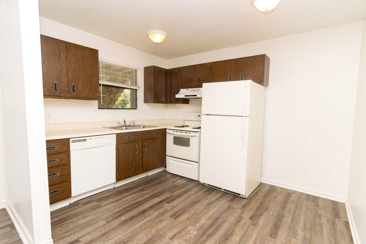 72 Nicole Ln - Photo 4 of 9