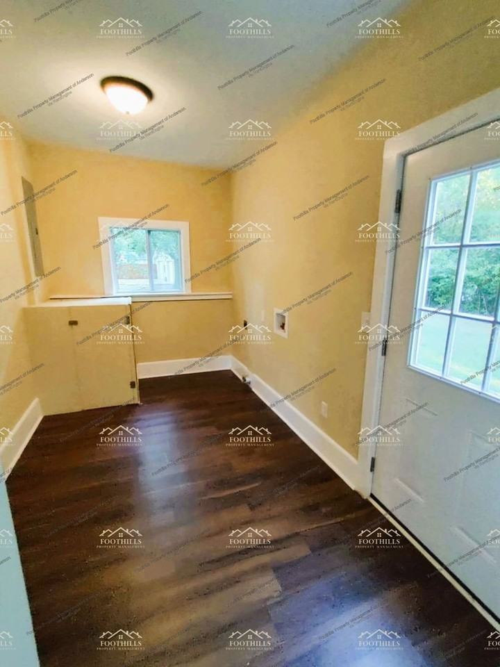 209 Oak Dr - Photo 6 of 19