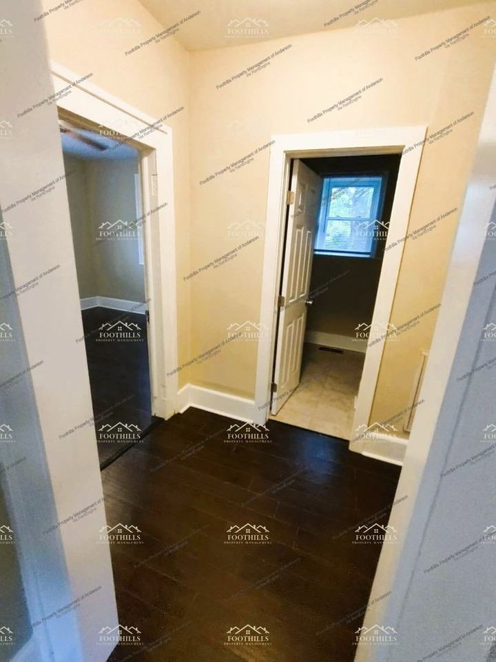 209 Oak Dr - Photo 7 of 19