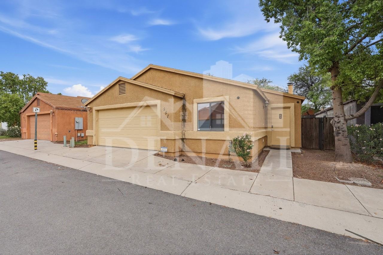 441 E Geronimo Bluff Loop - Photo 2 of 29