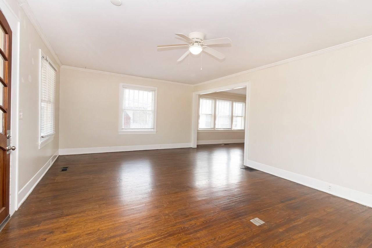 2112 Duncan Ave - Photo 2 of 17