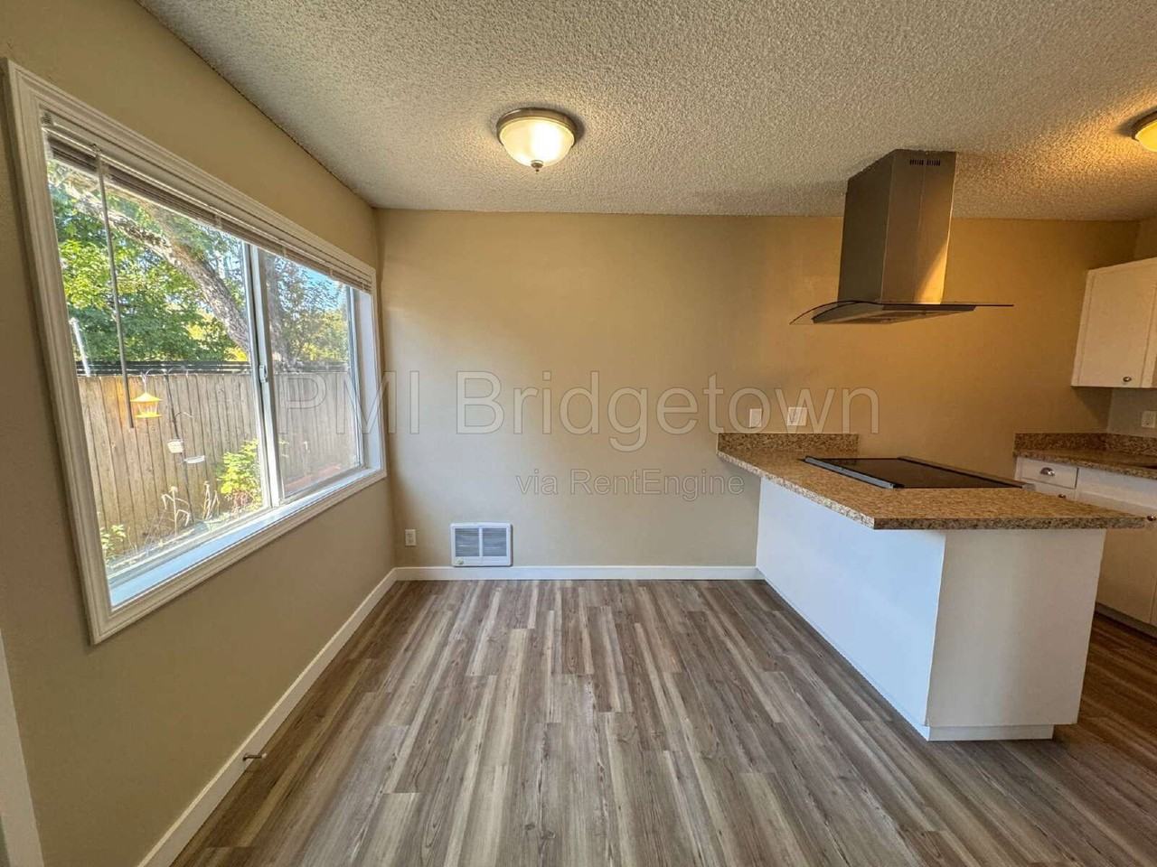 5507 Se Lafayette St #1 - Photo 5 of 12