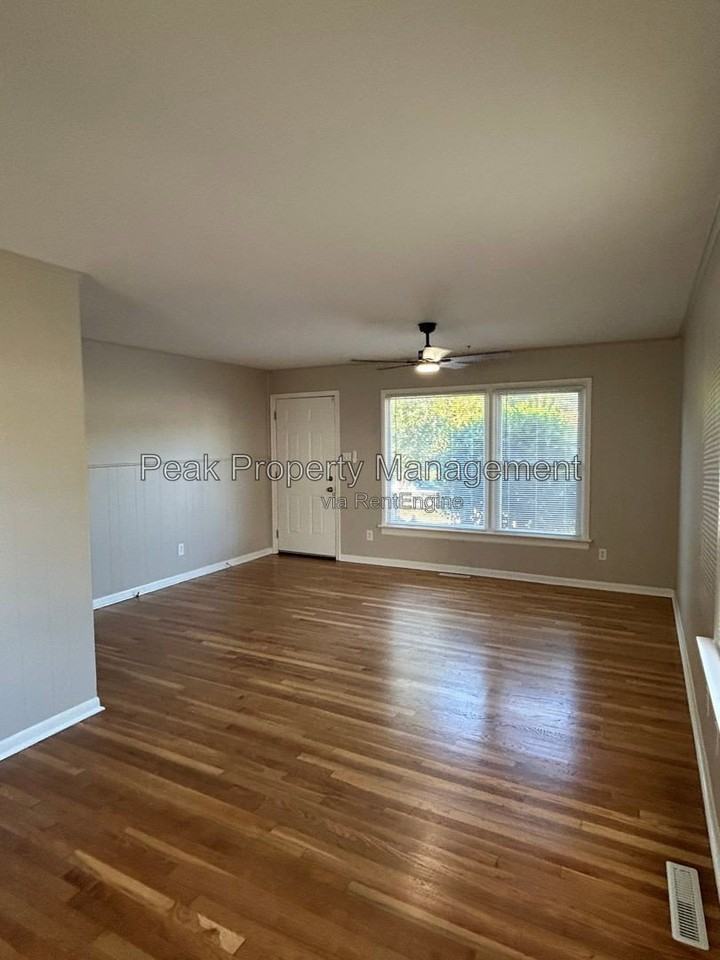 3712 Meridian Ave - Photo 2 of 8