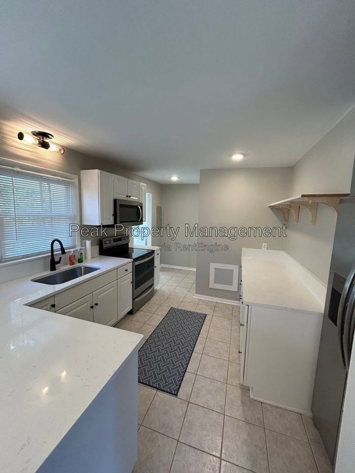 3712 Meridian Ave - Photo 4 of 8