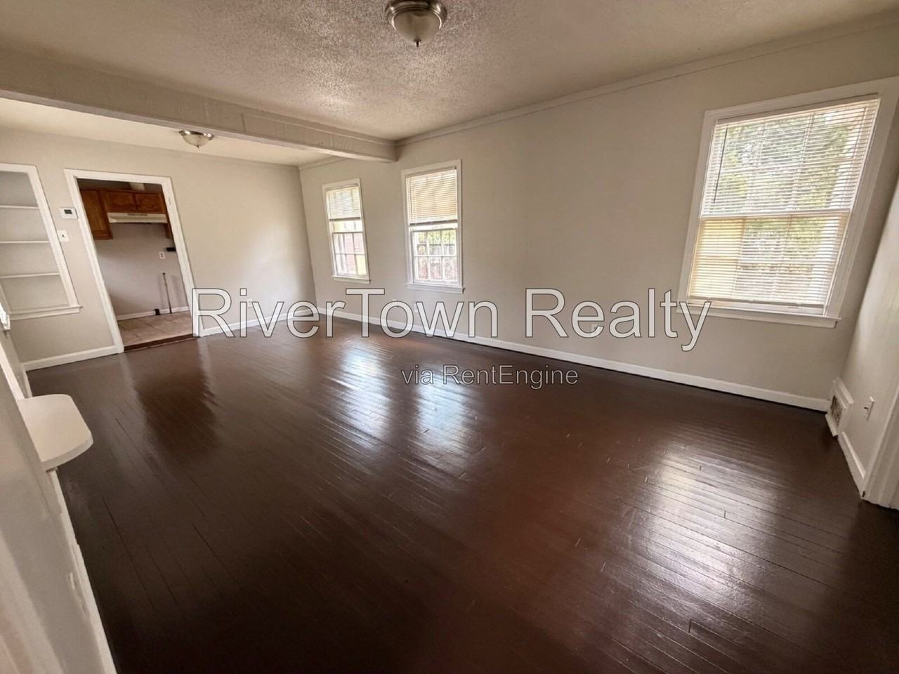 3723 Rhodes Ave - Photo 3 of 11