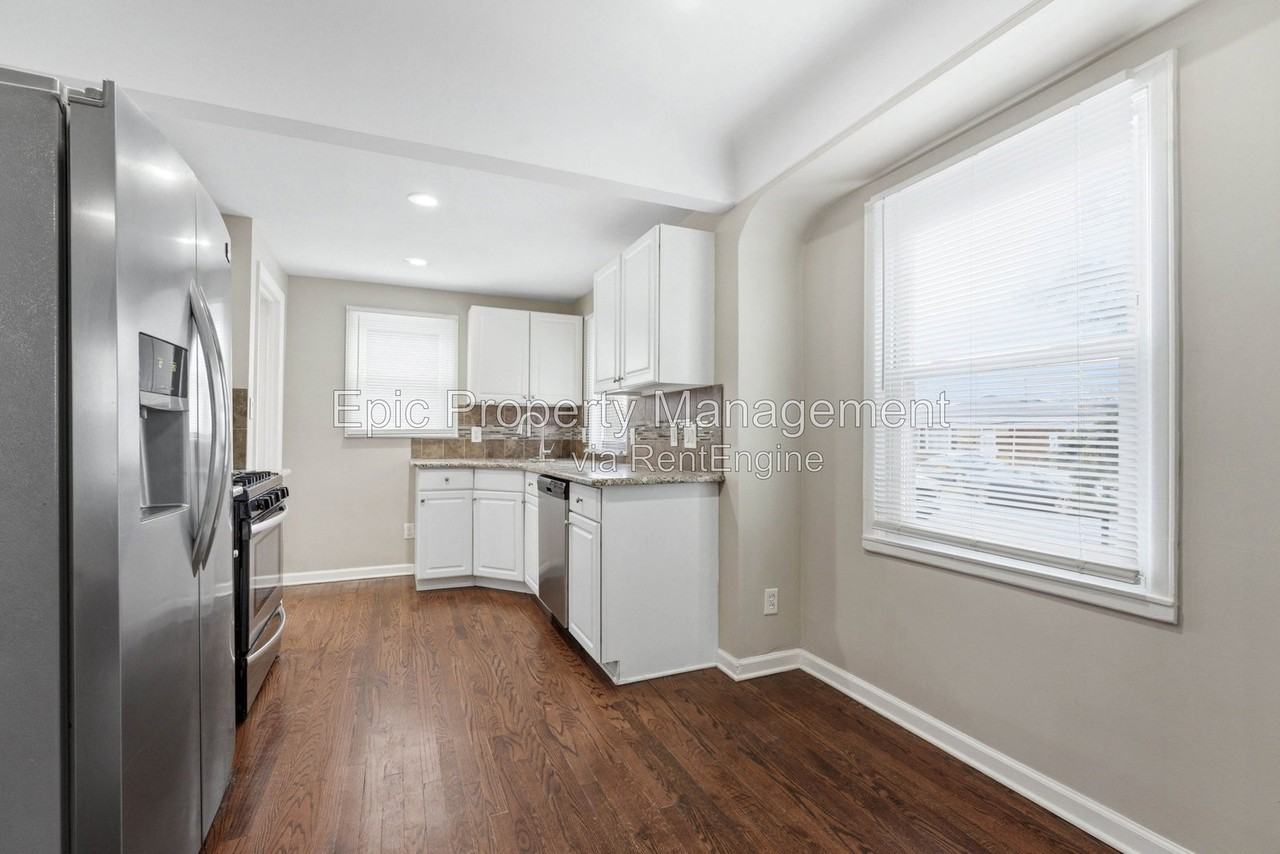 4669 17th St - Photo 3 of 14
