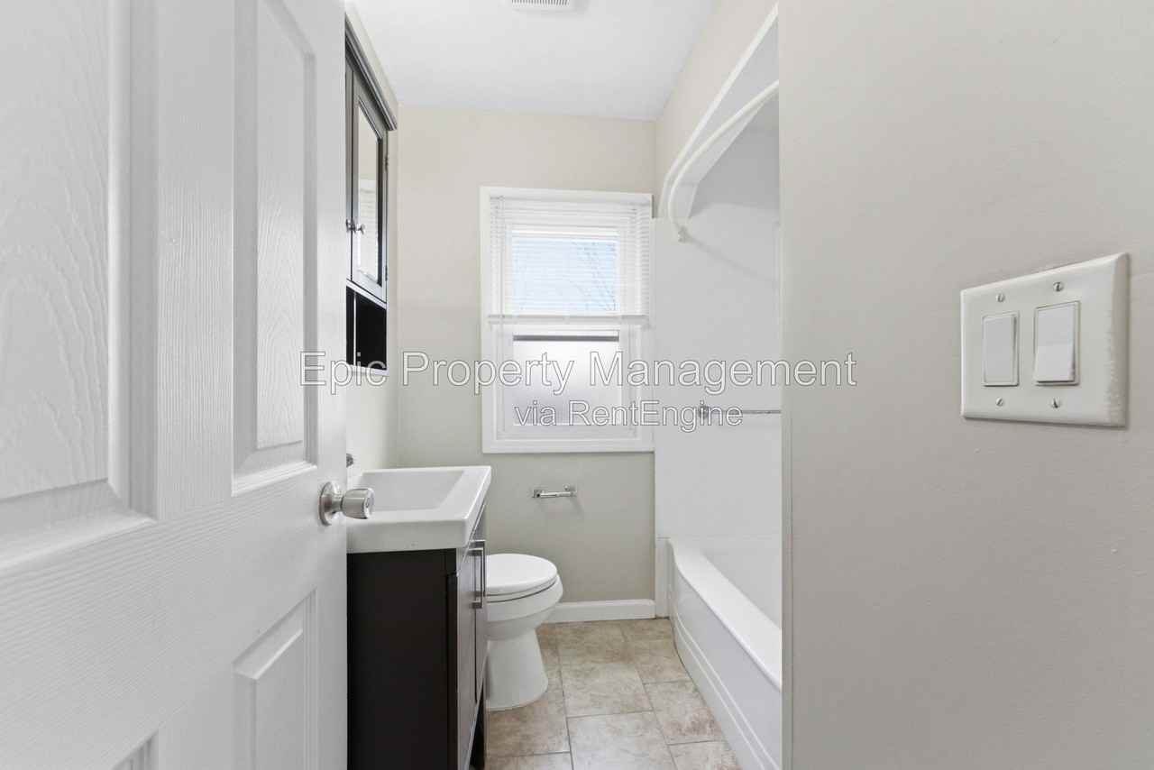 4669 17th St - Photo 5 of 14
