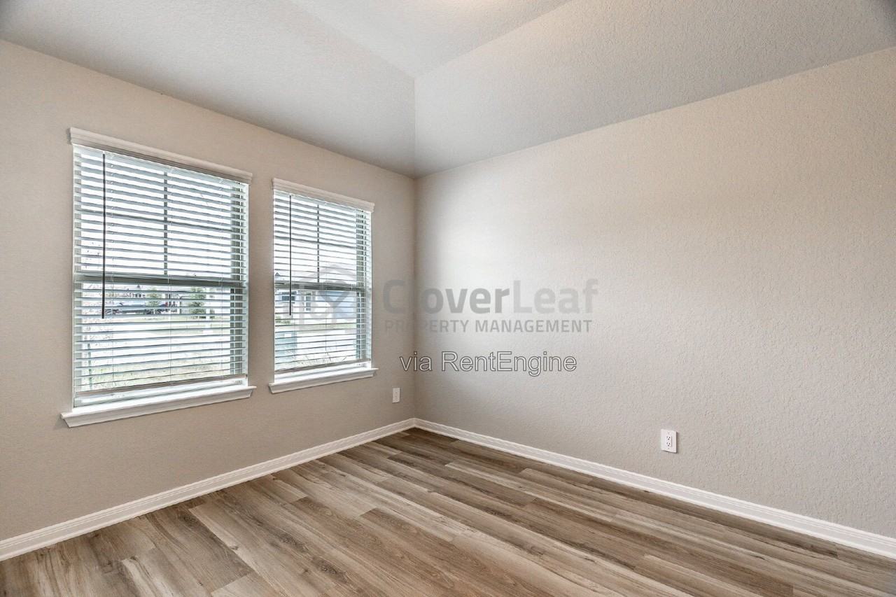2902 Clemente Way - Photo 6 of 35