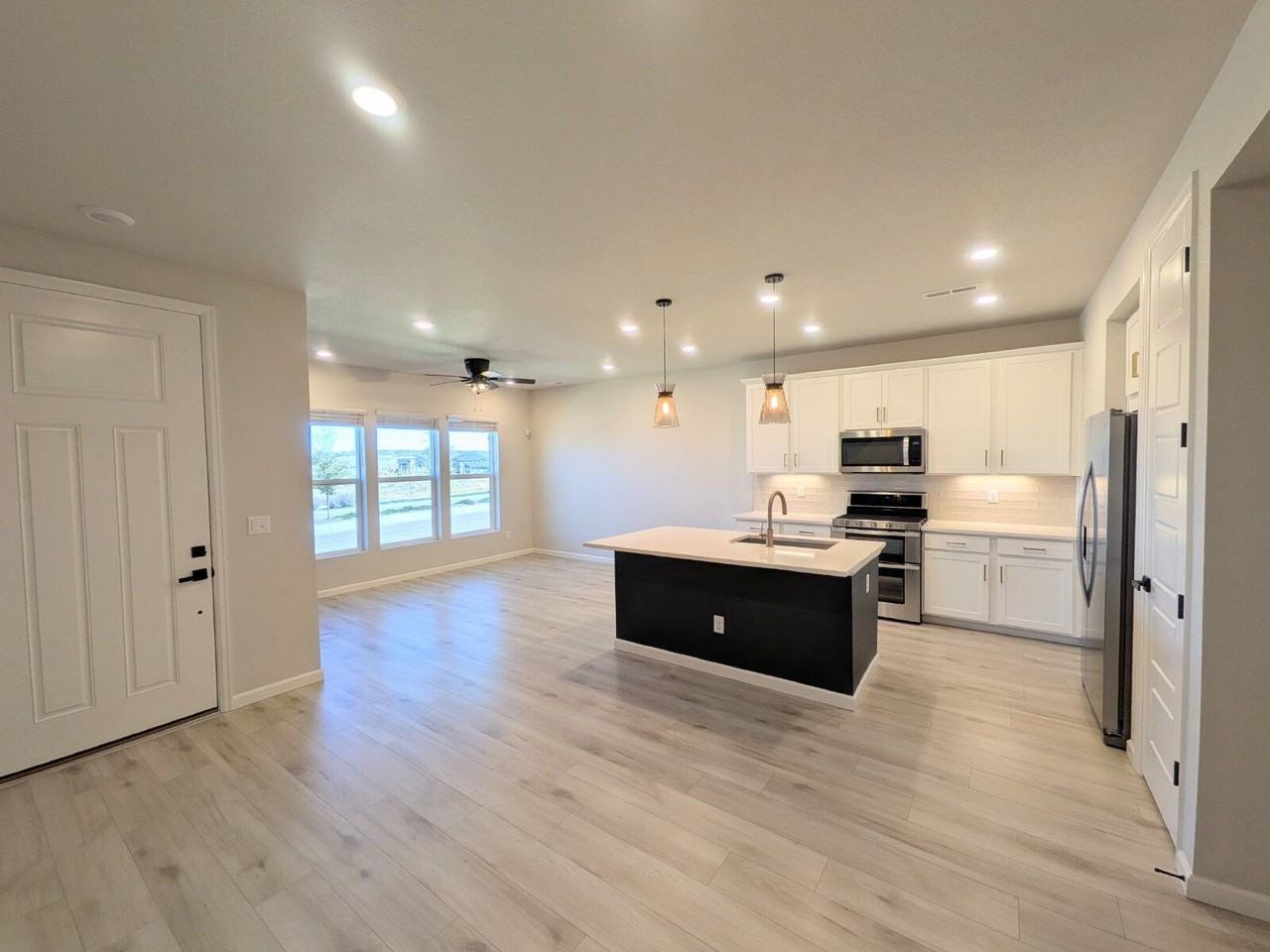 7922 Sterling Ranch Ave - Photo 2 of 17