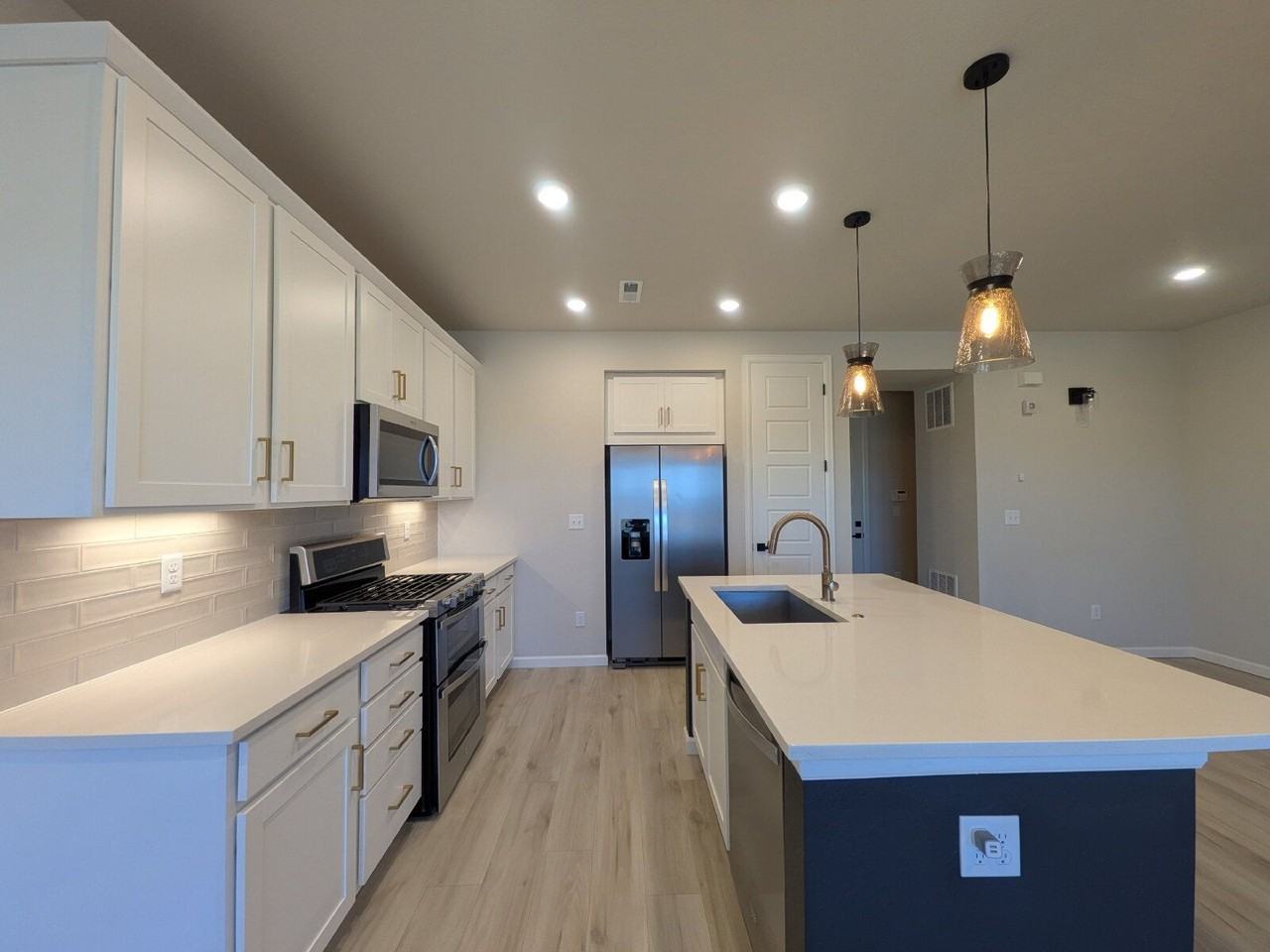 7922 Sterling Ranch Ave - Photo 4 of 17