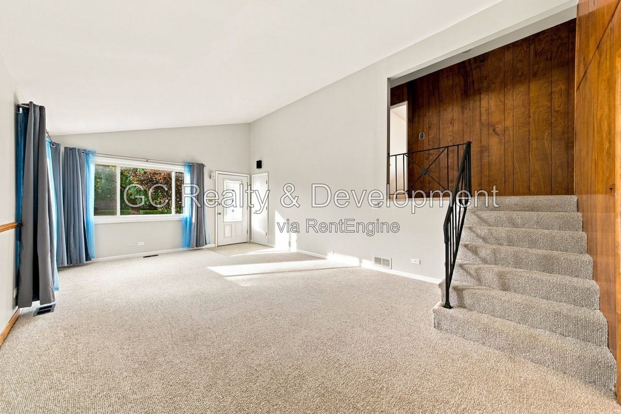 680 Easy St - Photo 3 of 20