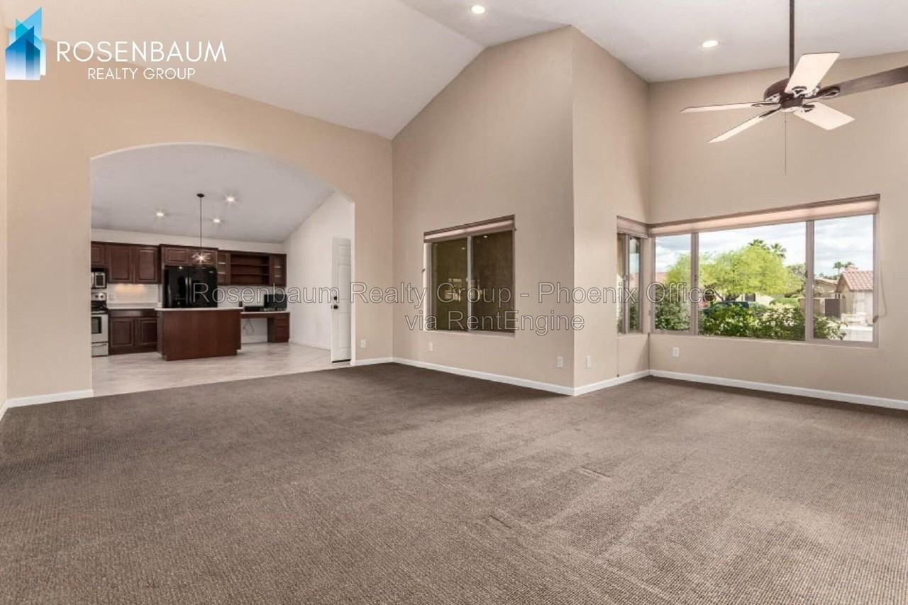 12436 S 38th Pl - Photo 5 of 22