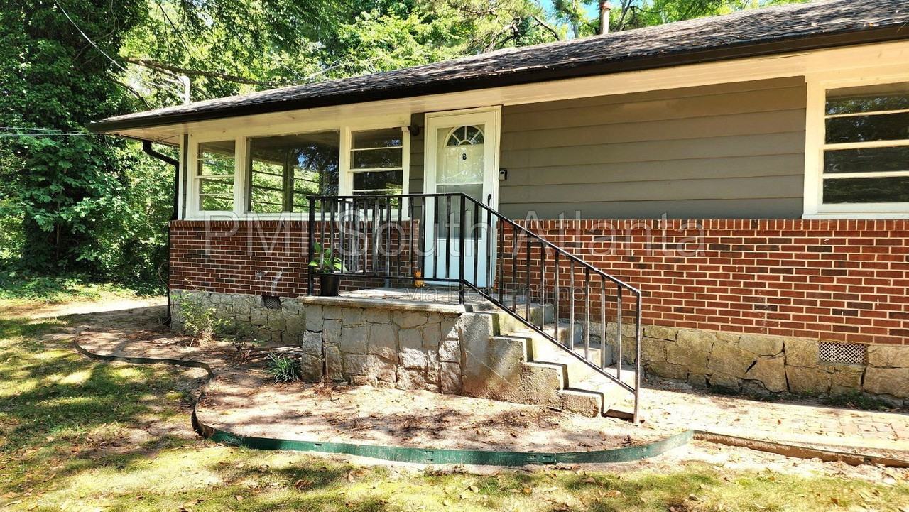 1459 Stockbridge Rd #B - Photo 2 of 36