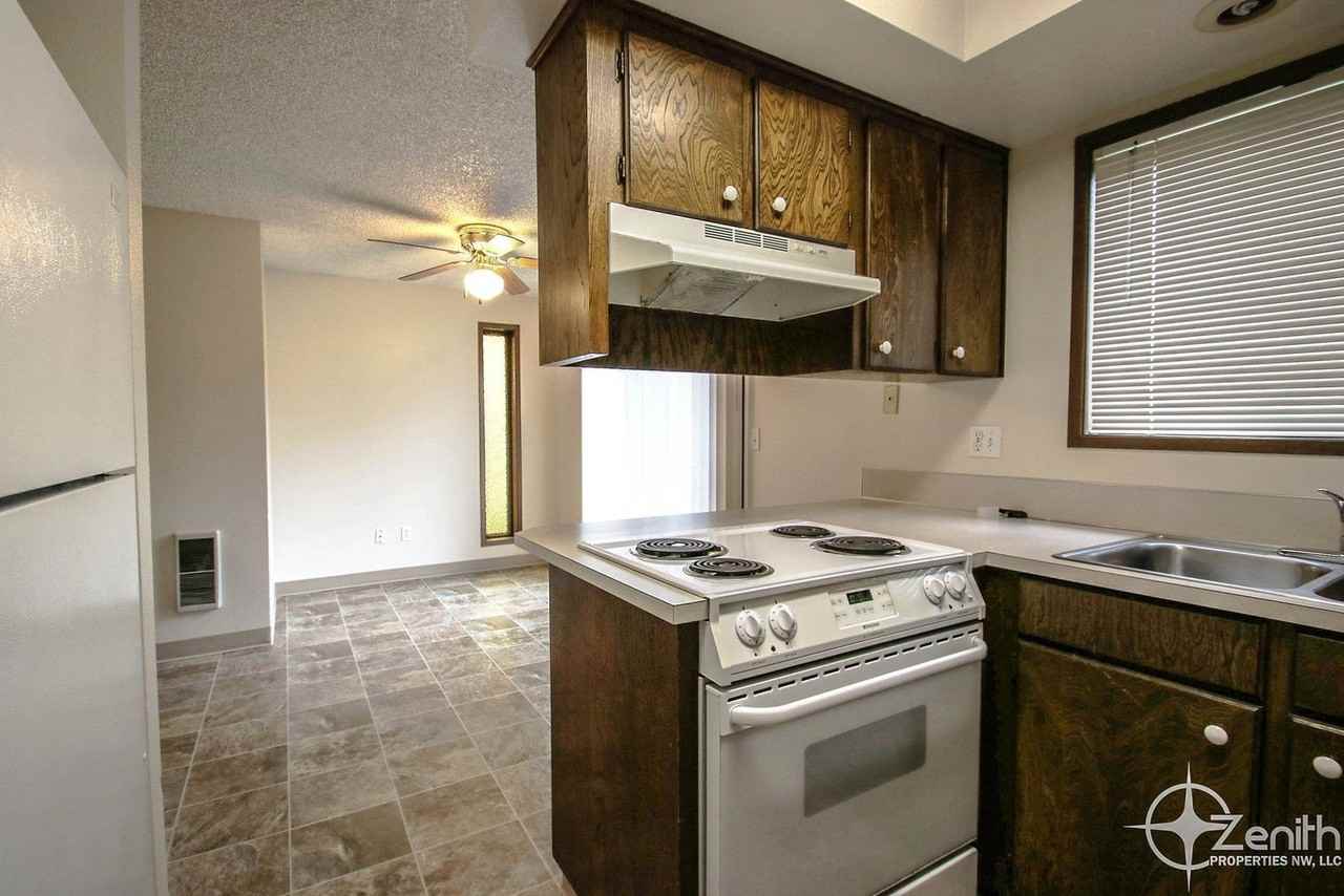2818 Ne 86th Ave - Photo 4 of 11