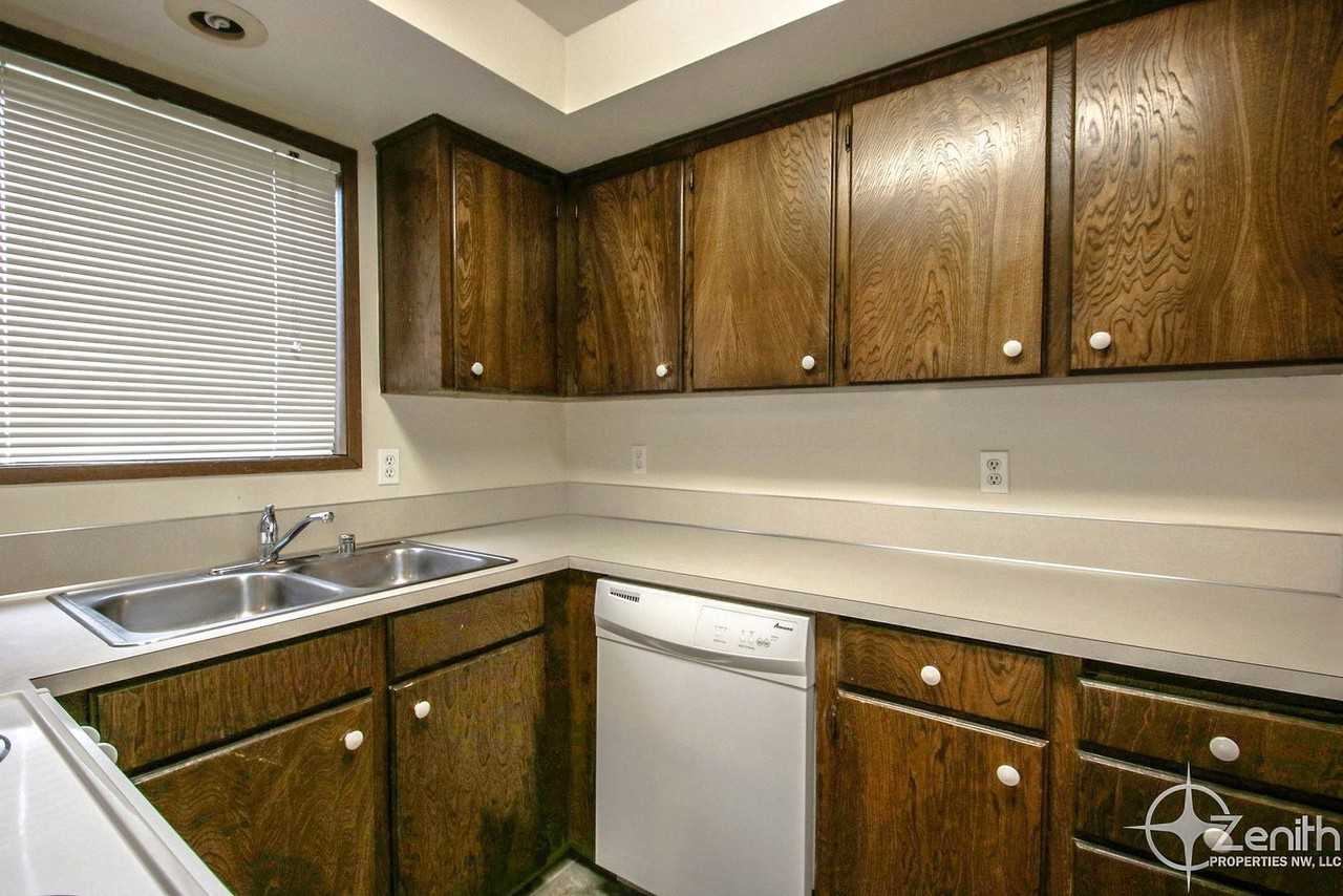 2818 Ne 86th Ave - Photo 5 of 11