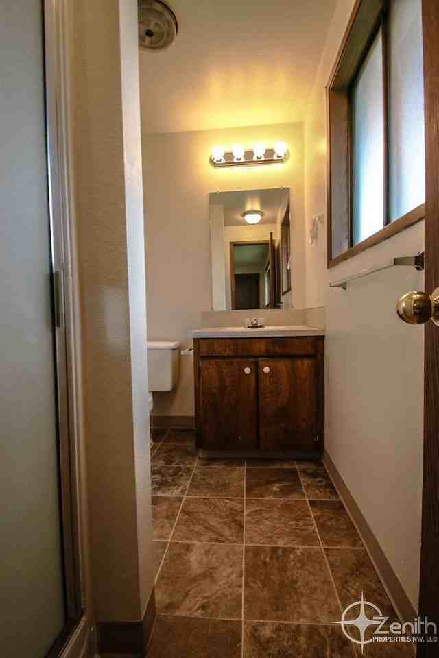 2818 Ne 86th Ave - Photo 7 of 11