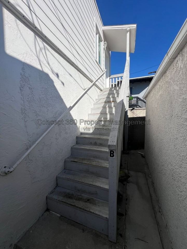 1061 E Market St #B - Photo 2 of 16