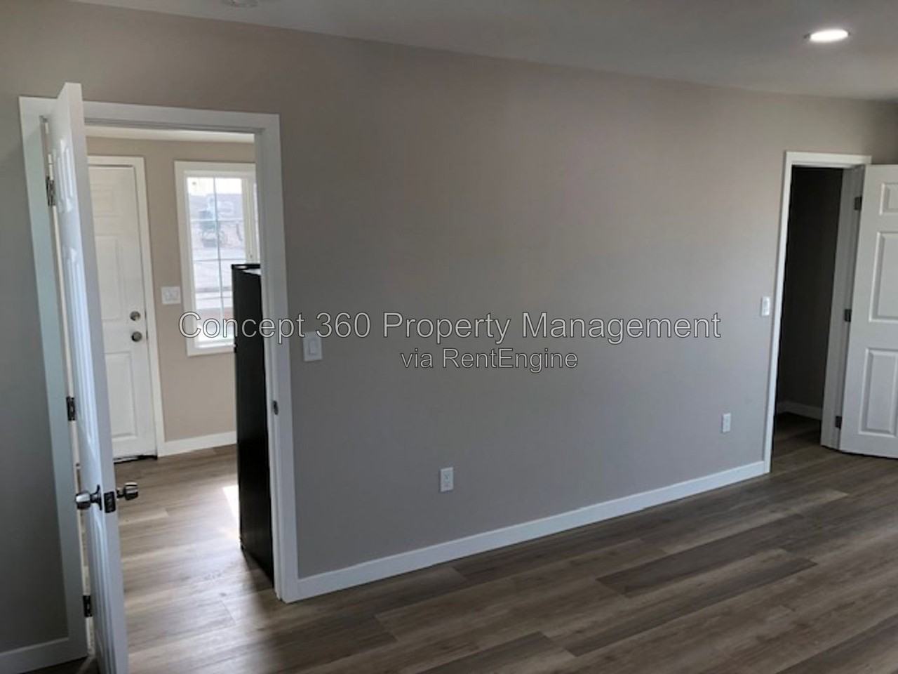 1061 E Market St #B - Photo 5 of 16