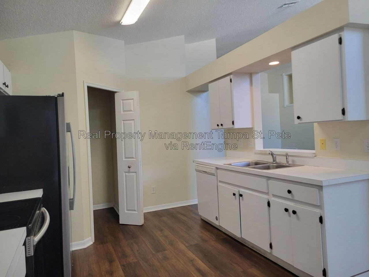 2526 Gotham Way - Photo 5 of 29