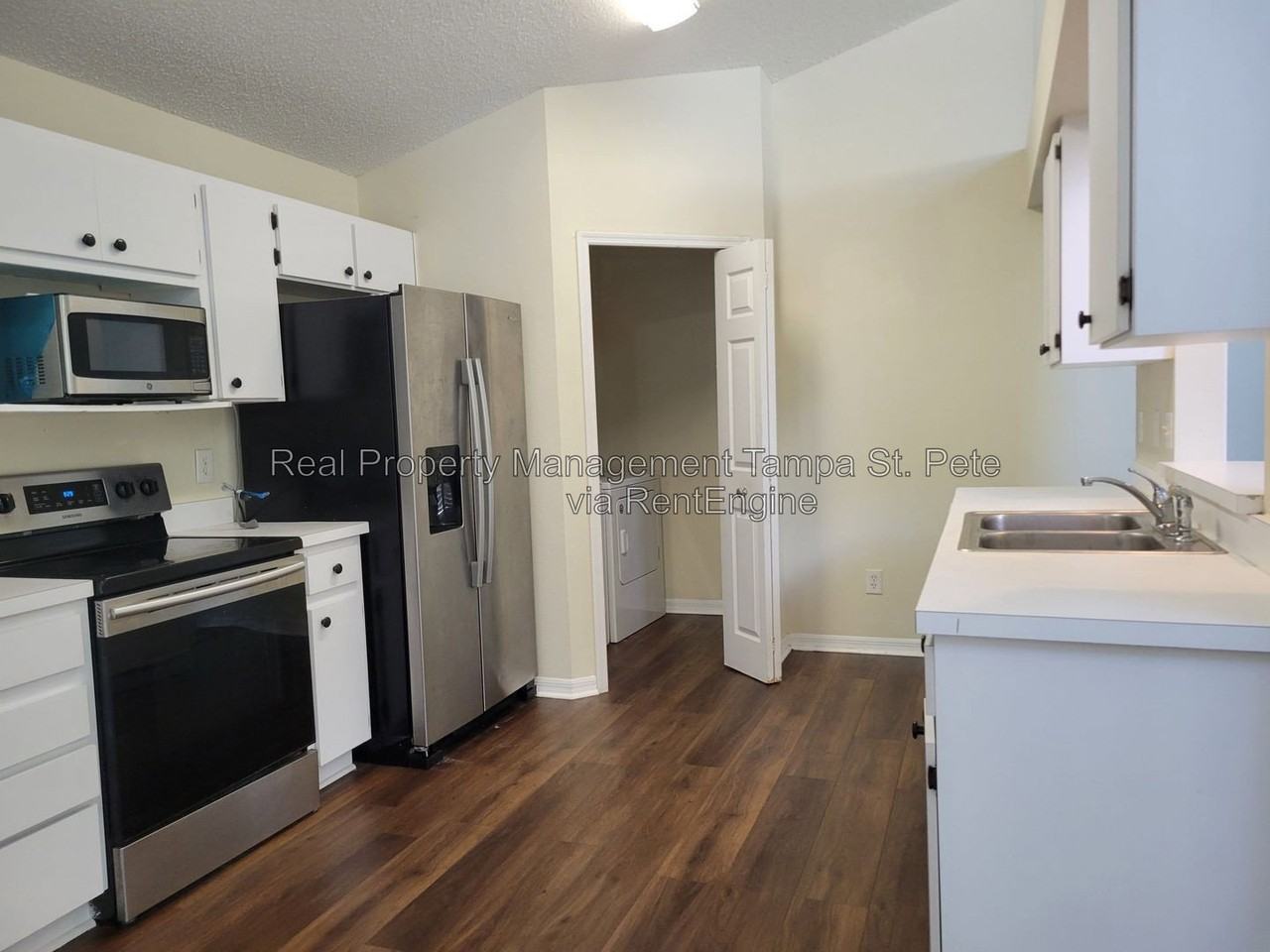 2526 Gotham Way - Photo 6 of 29