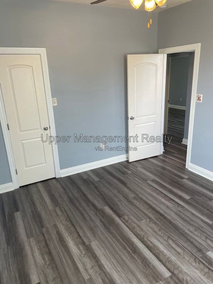 440 S Clark St #440 - Photo 7 of 19