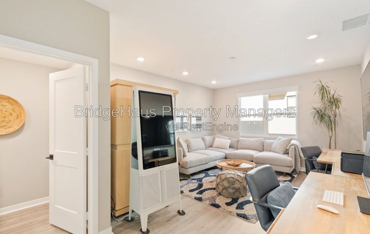 2806 Via Alta Pl - Photo 4 of 23