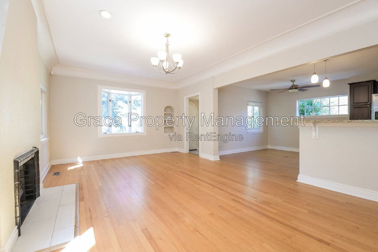 1410 Glencoe St - Photo 3 of 38