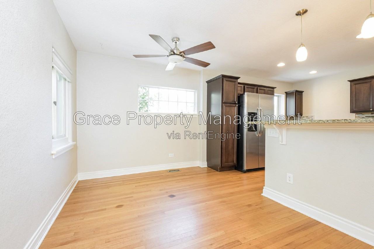 1410 Glencoe St - Photo 4 of 38
