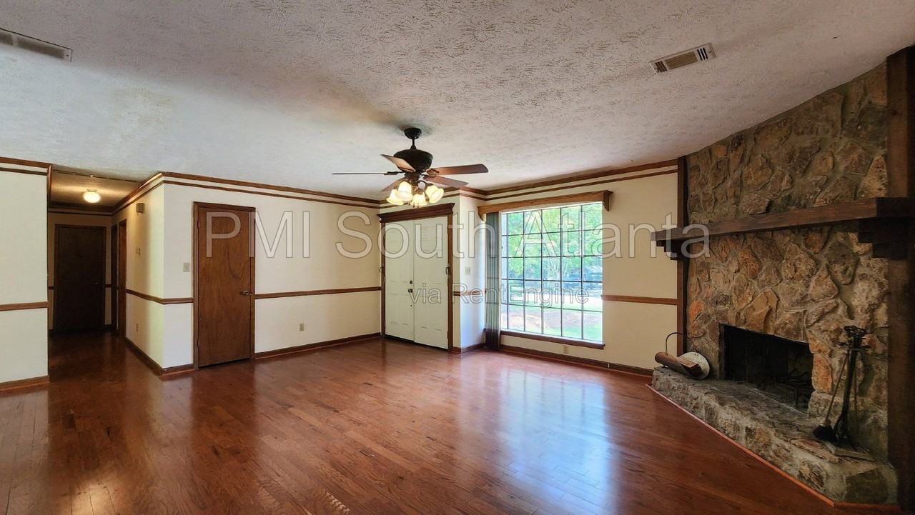 9257 Forest Knoll Dr - Photo 7 of 45