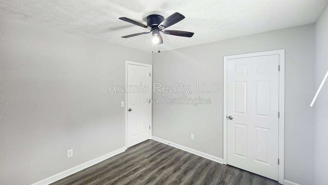 321 Braxton Dr - Photo 5 of 12