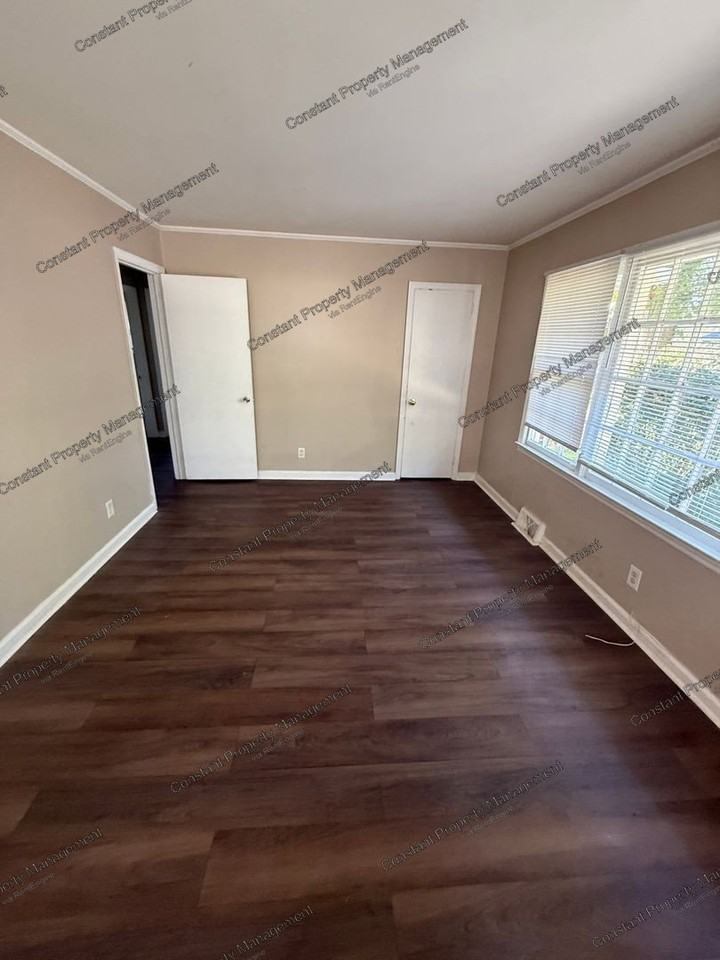 2325 Kensington Rd - Photo 5 of 16