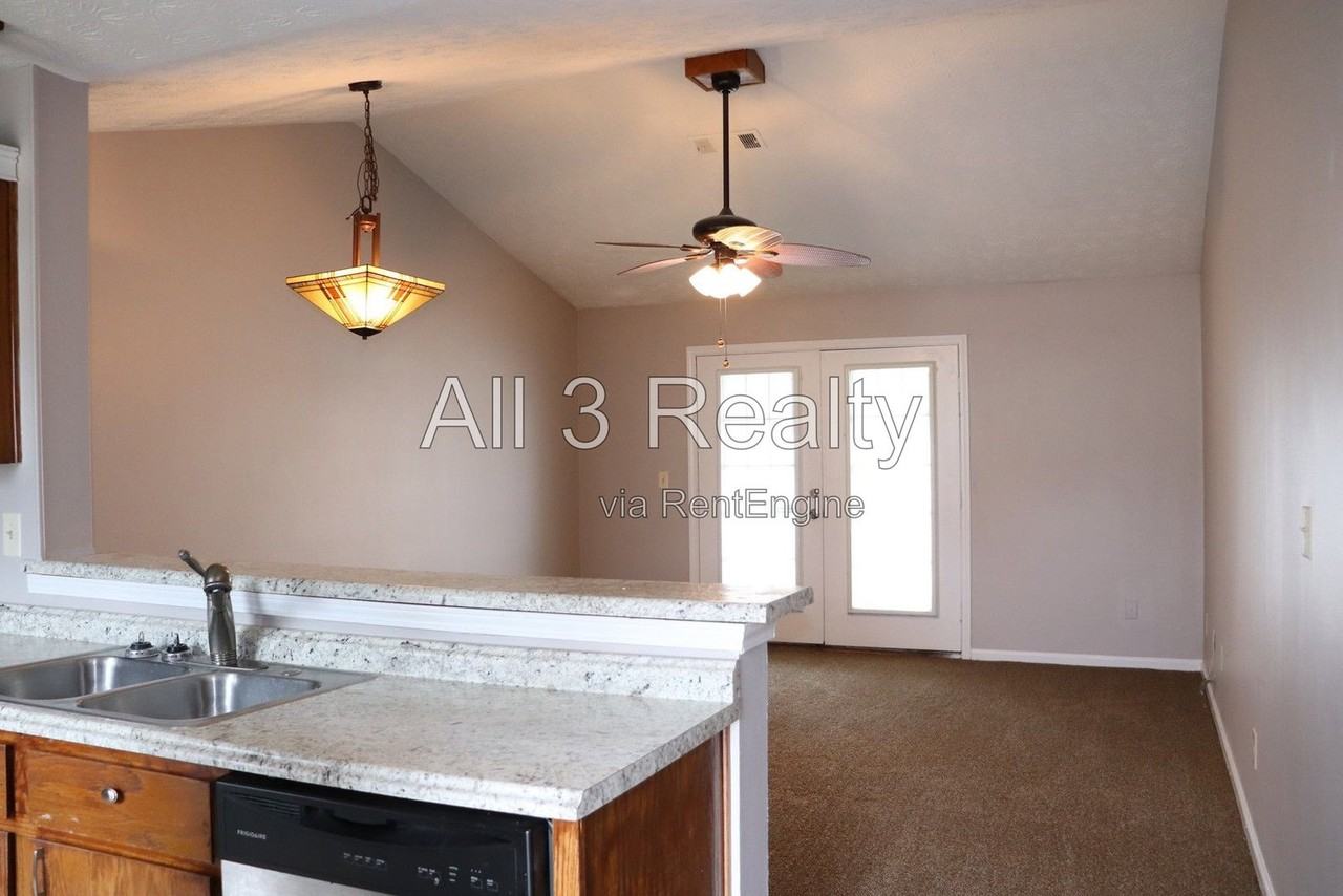 307 Quincy Ave - Photo 2 of 26