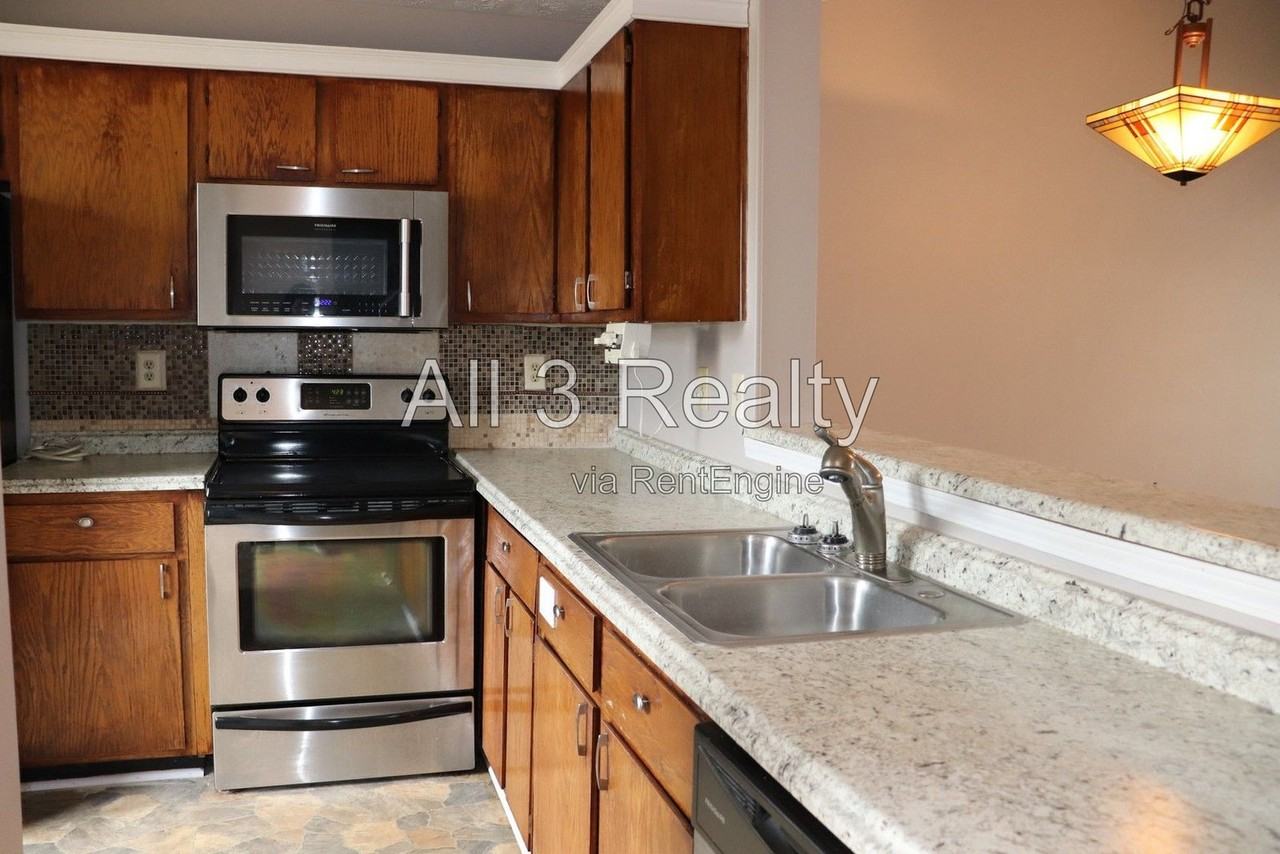 307 Quincy Ave - Photo 3 of 26