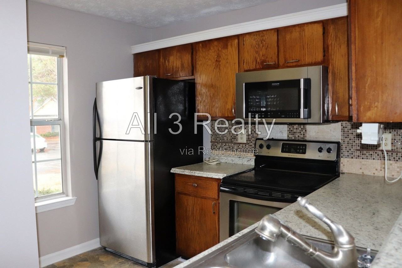 307 Quincy Ave - Photo 5 of 26
