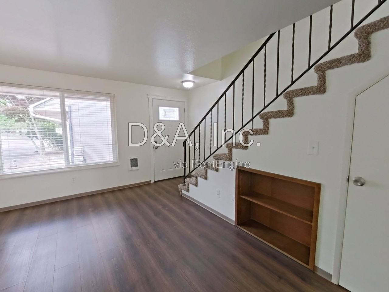 140 Ne Conifer Blvd #10 - Photo 4 of 19