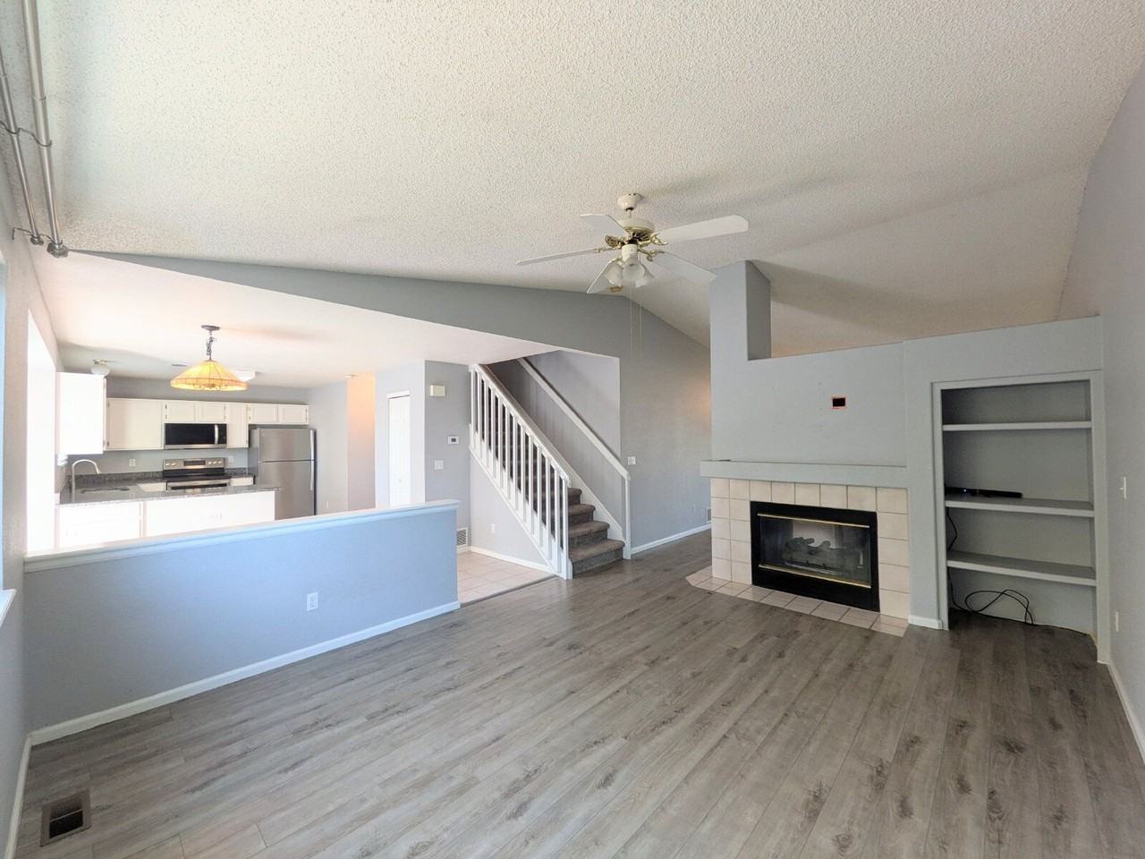 10452 Hyacinth St - Photo 4 of 24