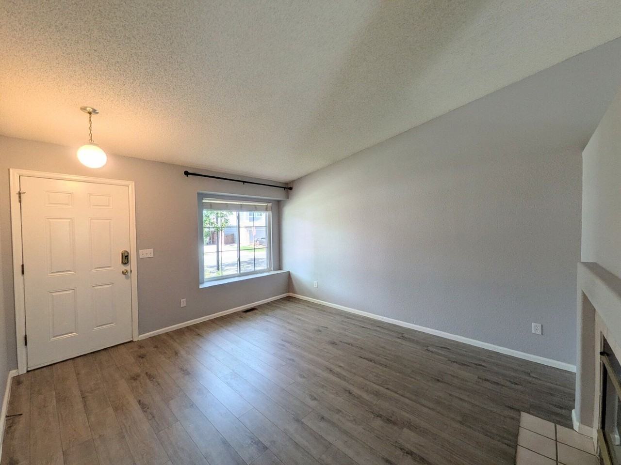 10452 Hyacinth St - Photo 5 of 24