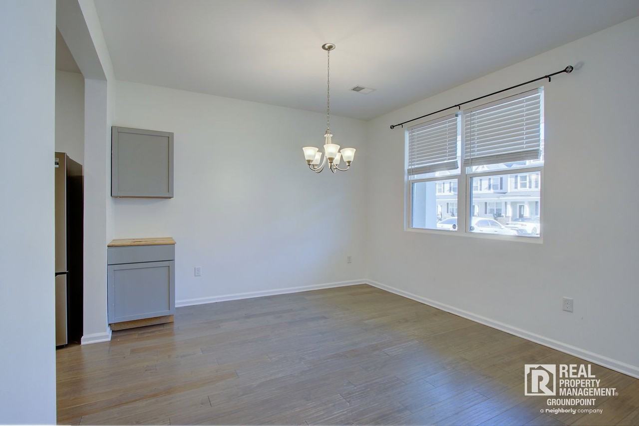 197 Woodward Rd - Photo 4 of 28