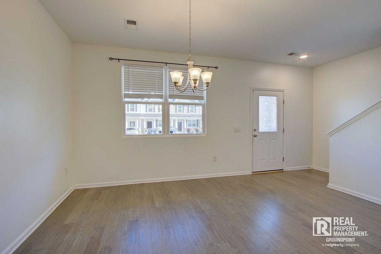 197 Woodward Rd - Photo 5 of 28