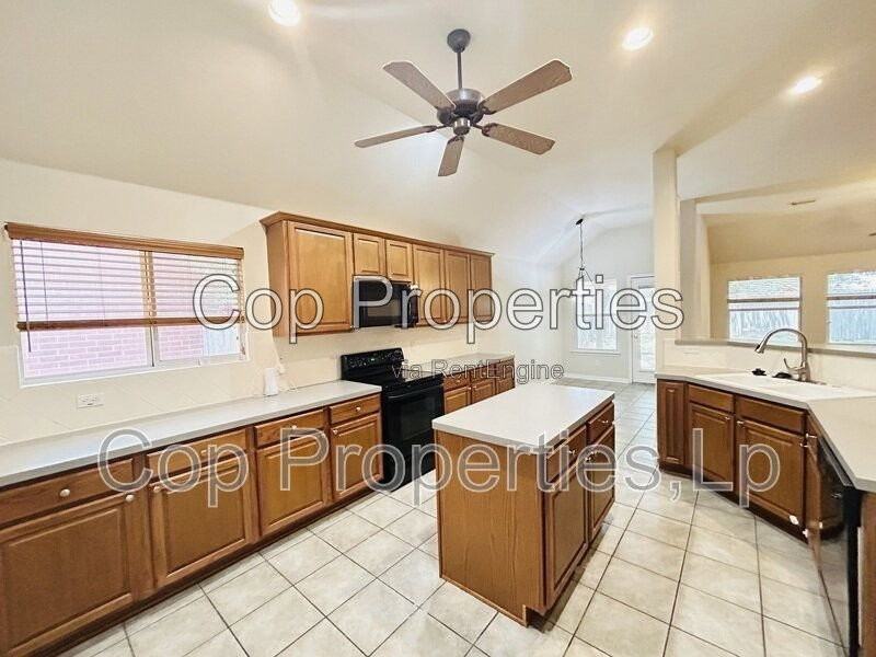 602 Turtle Hl - Photo 2 of 19
