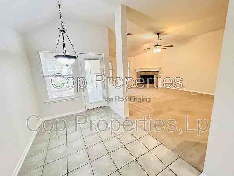 602 Turtle Hl - Photo 4 of 19
