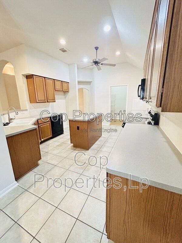 602 Turtle Hl - Photo 5 of 19