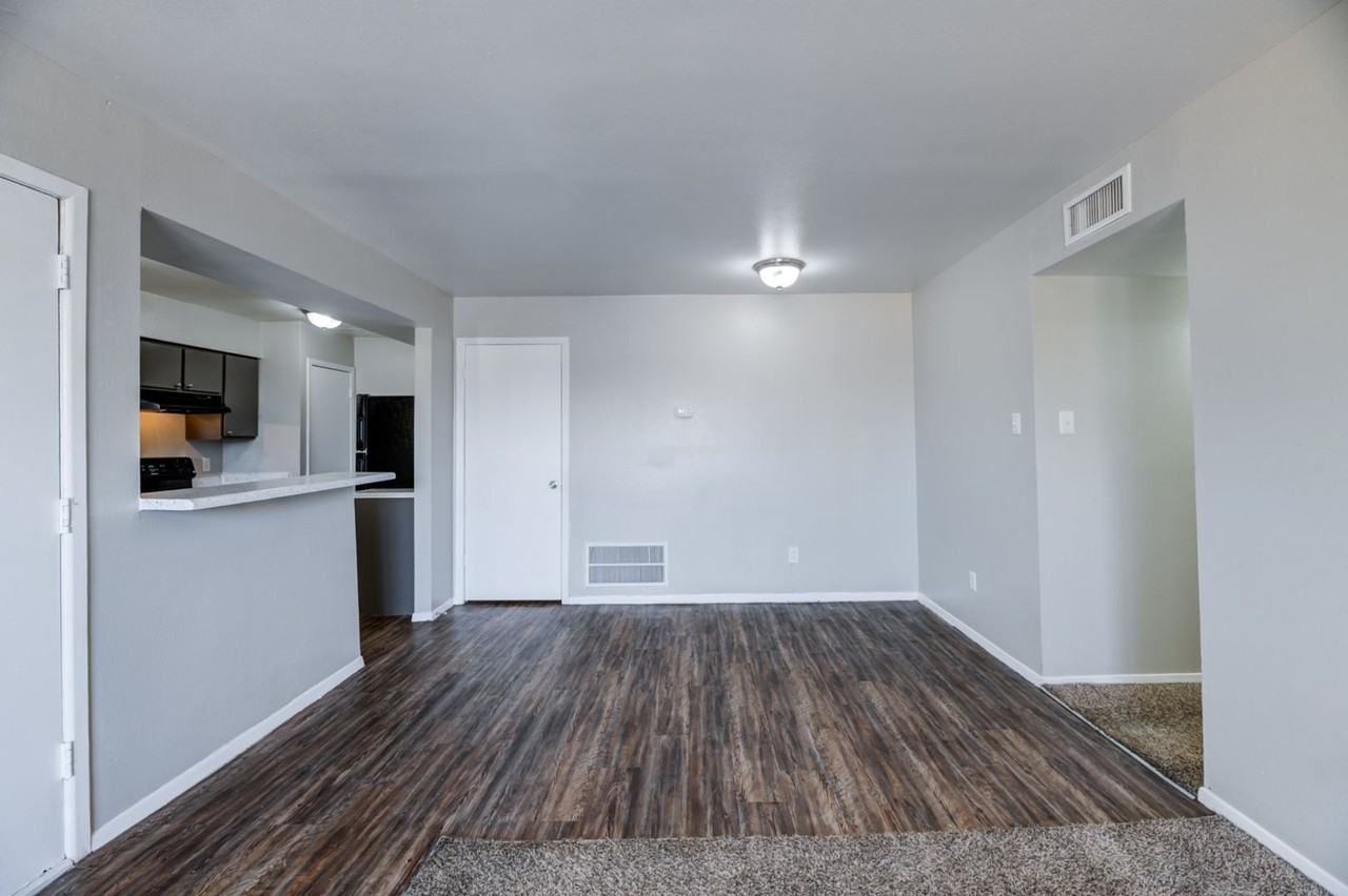 2735 E 8th St - Photo 2 of 7