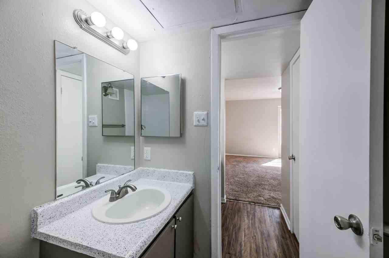 2735 E 8th St - Photo 6 of 7