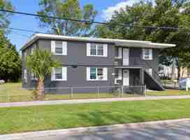 featured image of 1305 W 6th St