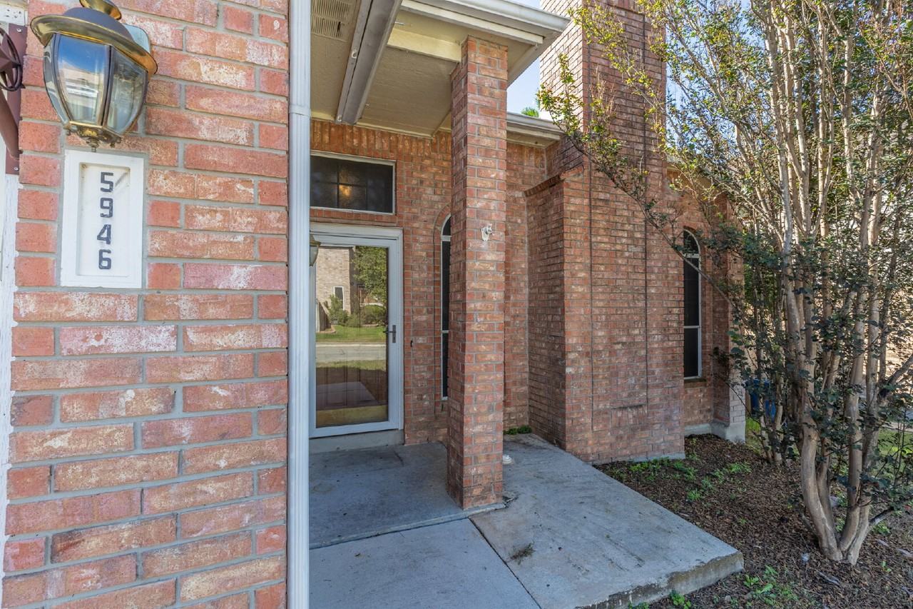 5946 Creekway - Photo 4 of 32
