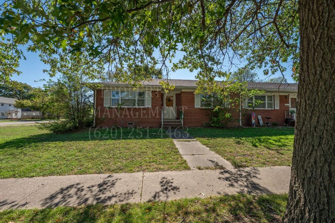 301 W 5th St