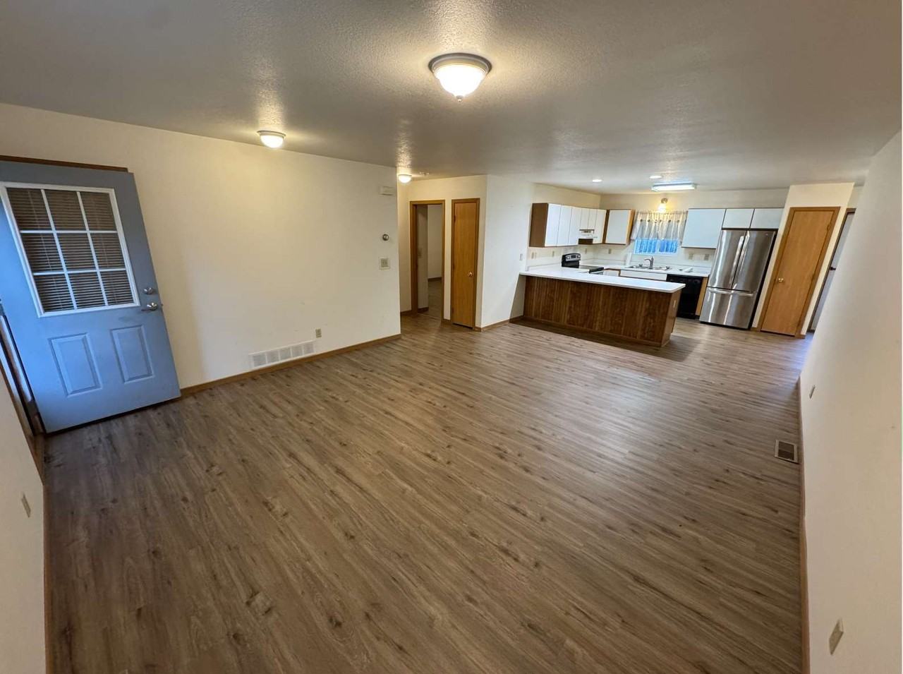 1201 Chicago Ave Se - Photo 3 of 18